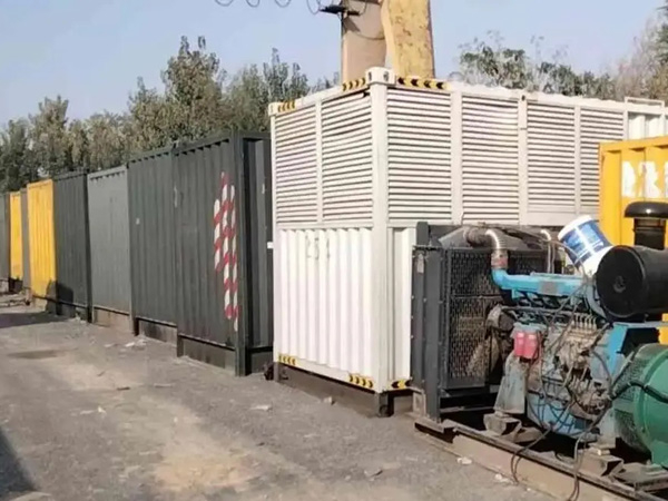 米脂200KW柴油发电机机组每小时油耗是多少?
